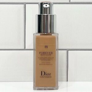 Dior 4N Neutral Medium Forever Skin Glow Foundation .67oz